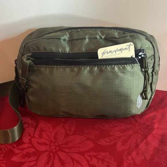 Free People Belt Bag NWT - Picture 7 of 7